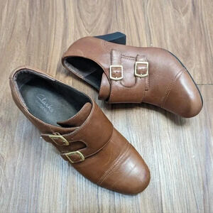 Clarks Women Size 8.5M Bendable Sapphire Athena Brown Bootie Soft Leather